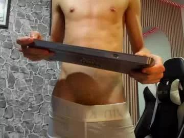 andrew_2811 from Chaturbate is Freechat