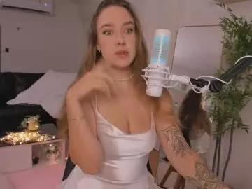 Girls: Stay up-to-date with the latest immersive cam streams gallery and try the most sensual entertainers flaunt their aroused bushes and steaming hot physiques as they lay bare and cum.