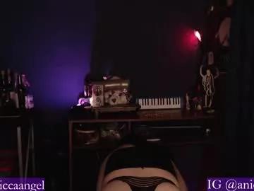 Girls: Stay up-to-date with the latest immersive cam streams gallery and try the most sensual entertainers flaunt their aroused bushes and steaming hot physiques as they lay bare and cum.