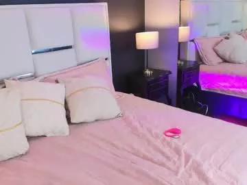 Girls: Stay up-to-date with the latest immersive cam streams gallery and try the most sensual entertainers flaunt their aroused bushes and steaming hot physiques as they lay bare and cum.