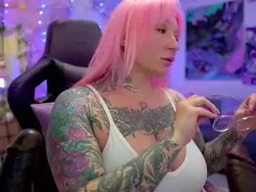 Girls: Stay up-to-date with the latest immersive cam streams gallery and try the most sensual entertainers flaunt their aroused bushes and steaming hot physiques as they lay bare and cum.