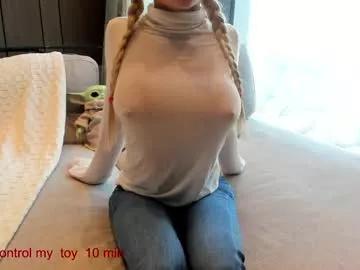 Girls: Stay up-to-date with the latest immersive cam streams gallery and try the most sensual entertainers flaunt their aroused bushes and steaming hot physiques as they lay bare and cum.