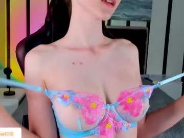 Girls: Stay up-to-date with the latest immersive cam streams gallery and try the most sensual entertainers flaunt their aroused bushes and steaming hot physiques as they lay bare and cum.