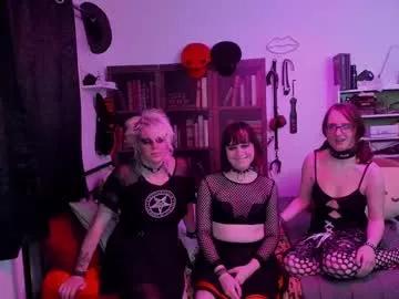 Girls: Stay up-to-date with the latest immersive cam streams gallery and try the most sensual entertainers flaunt their aroused bushes and steaming hot physiques as they lay bare and cum.