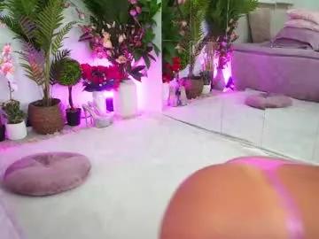 Girls: Stay up-to-date with the latest immersive cam streams gallery and try the most sensual entertainers flaunt their aroused bushes and steaming hot physiques as they lay bare and cum.