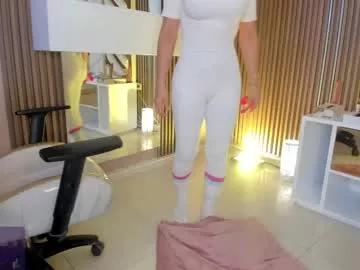 Girls: Stay up-to-date with the latest immersive cam streams gallery and try the most sensual entertainers flaunt their aroused bushes and steaming hot physiques as they lay bare and cum.