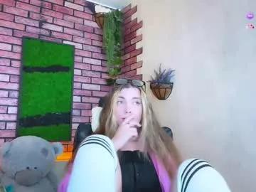 Girls: Stay up-to-date with the latest immersive cam streams gallery and try the most sensual entertainers flaunt their aroused bushes and steaming hot physiques as they lay bare and cum.