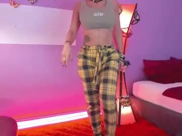 Girls: Stay up-to-date with the latest immersive cam streams gallery and try the most sensual entertainers flaunt their aroused bushes and steaming hot physiques as they lay bare and cum.