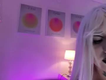Girls: Stay up-to-date with the latest immersive cam streams gallery and try the most sensual entertainers flaunt their aroused bushes and steaming hot physiques as they lay bare and cum.