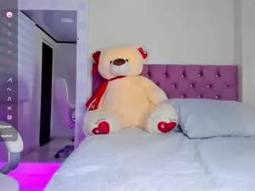 Girls: Stay up-to-date with the latest immersive cam streams gallery and try the most sensual entertainers flaunt their aroused bushes and steaming hot physiques as they lay bare and cum.