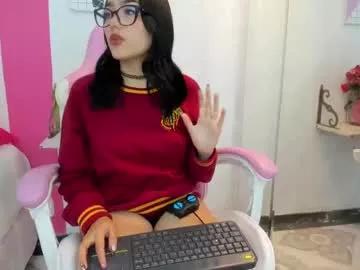 Girls: Stay up-to-date with the latest immersive cam streams gallery and try the most sensual entertainers flaunt their aroused bushes and steaming hot physiques as they lay bare and cum.