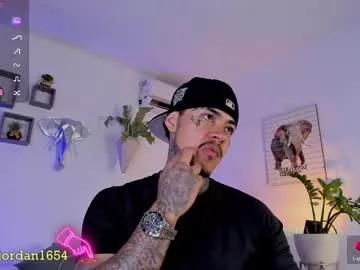 Girls: Stay up-to-date with the latest immersive cam streams gallery and try the most sensual entertainers flaunt their aroused bushes and steaming hot physiques as they lay bare and cum.