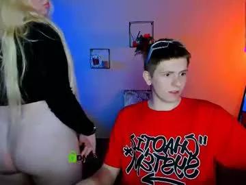 juli_kisss from Chaturbate is Freechat