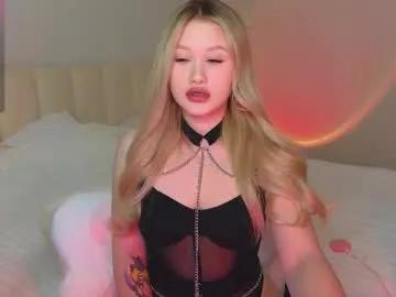 Girls: Stay up-to-date with the latest immersive cam streams gallery and try the most sensual entertainers flaunt their aroused bushes and steaming hot physiques as they lay bare and cum.