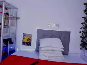 Girls: Stay up-to-date with the latest immersive cam streams gallery and try the most sensual entertainers flaunt their aroused bushes and steaming hot physiques as they lay bare and cum.