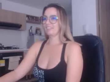 Masturbate to these gorgeous fingering streamers, showcasing their unmatched hotness and hot talents.