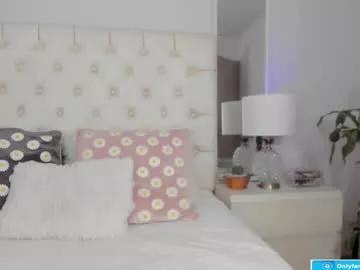 Girls: Stay up-to-date with the latest immersive cam streams gallery and try the most sensual entertainers flaunt their aroused bushes and steaming hot physiques as they lay bare and cum.
