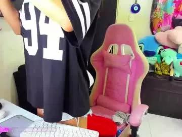 Girls: Stay up-to-date with the latest immersive cam streams gallery and try the most sensual entertainers flaunt their aroused bushes and steaming hot physiques as they lay bare and cum.