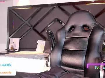 Girls: Stay up-to-date with the latest immersive cam streams gallery and try the most sensual entertainers flaunt their aroused bushes and steaming hot physiques as they lay bare and cum.