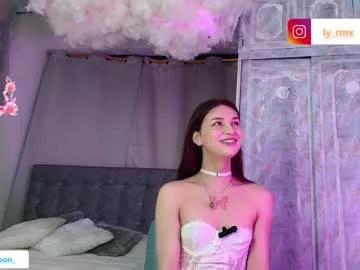 Girls: Stay up-to-date with the latest immersive cam streams gallery and try the most sensual entertainers flaunt their aroused bushes and steaming hot physiques as they lay bare and cum.