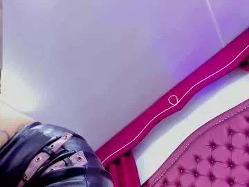 Girls: Stay up-to-date with the latest immersive cam streams gallery and try the most sensual entertainers flaunt their aroused bushes and steaming hot physiques as they lay bare and cum.