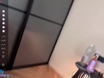 Girls: Stay up-to-date with the latest immersive cam streams gallery and try the most sensual entertainers flaunt their aroused bushes and steaming hot physiques as they lay bare and cum.