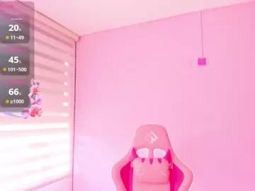 Girls: Stay up-to-date with the latest immersive cam streams gallery and try the most sensual entertainers flaunt their aroused bushes and steaming hot physiques as they lay bare and cum.