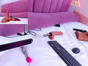 Girls: Stay up-to-date with the latest immersive cam streams gallery and try the most sensual entertainers flaunt their aroused bushes and steaming hot physiques as they lay bare and cum.