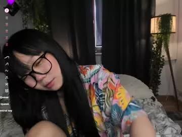 Online teen entertainers: Ignite your senses with our talented livestreamers, who make discussing steamy and nasty at the same time.