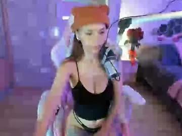 Girls: Stay up-to-date with the latest immersive cam streams gallery and try the most sensual entertainers flaunt their aroused bushes and steaming hot physiques as they lay bare and cum.