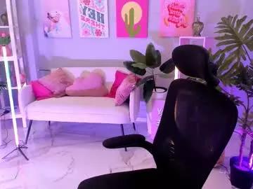Girls: Stay up-to-date with the latest immersive cam streams gallery and try the most sensual entertainers flaunt their aroused bushes and steaming hot physiques as they lay bare and cum.
