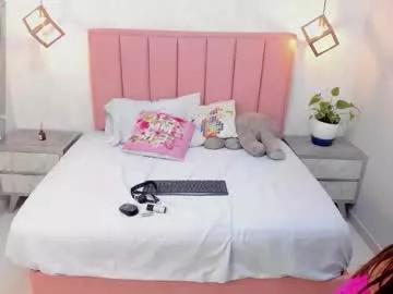Girls: Stay up-to-date with the latest immersive cam streams gallery and try the most sensual entertainers flaunt their aroused bushes and steaming hot physiques as they lay bare and cum.