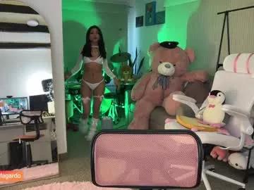Girls: Stay up-to-date with the latest immersive cam streams gallery and try the most sensual entertainers flaunt their aroused bushes and steaming hot physiques as they lay bare and cum.