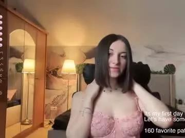 Girls: Stay up-to-date with the latest immersive cam streams gallery and try the most sensual entertainers flaunt their aroused bushes and steaming hot physiques as they lay bare and cum.