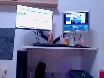 Girls: Stay up-to-date with the latest immersive cam streams gallery and try the most sensual entertainers flaunt their aroused bushes and steaming hot physiques as they lay bare and cum.