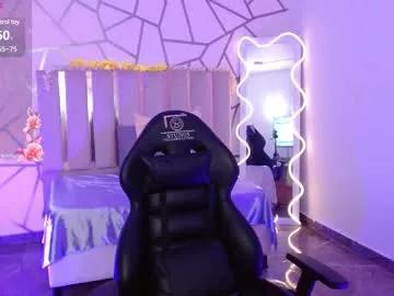 Girls: Stay up-to-date with the latest immersive cam streams gallery and try the most sensual entertainers flaunt their aroused bushes and steaming hot physiques as they lay bare and cum.