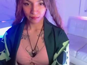 Masturbate to these gorgeous fingering streamers, showcasing their unmatched hotness and hot talents.