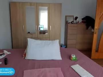 Girls: Stay up-to-date with the latest immersive cam streams gallery and try the most sensual entertainers flaunt their aroused bushes and steaming hot physiques as they lay bare and cum.