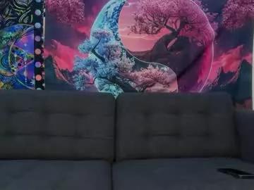 Girls: Stay up-to-date with the latest immersive cam streams gallery and try the most sensual entertainers flaunt their aroused bushes and steaming hot physiques as they lay bare and cum.