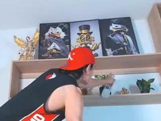 charlie_tomsom from Flirt4Free is Freechat