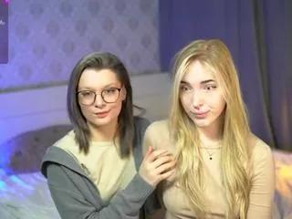 mae_beddingfield_sara_mauri from Flirt4Free is Freechat