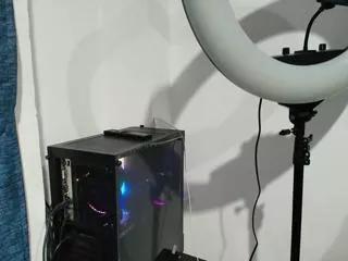 rose_humphrey from Flirt4Free is Freechat