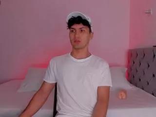 valerio_james from Flirt4Free is Freechat