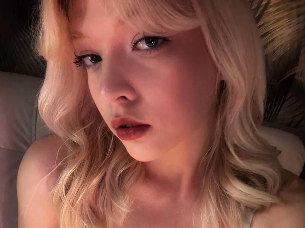 Photos of AlbertaHickey from LiveJasmin is Freechat