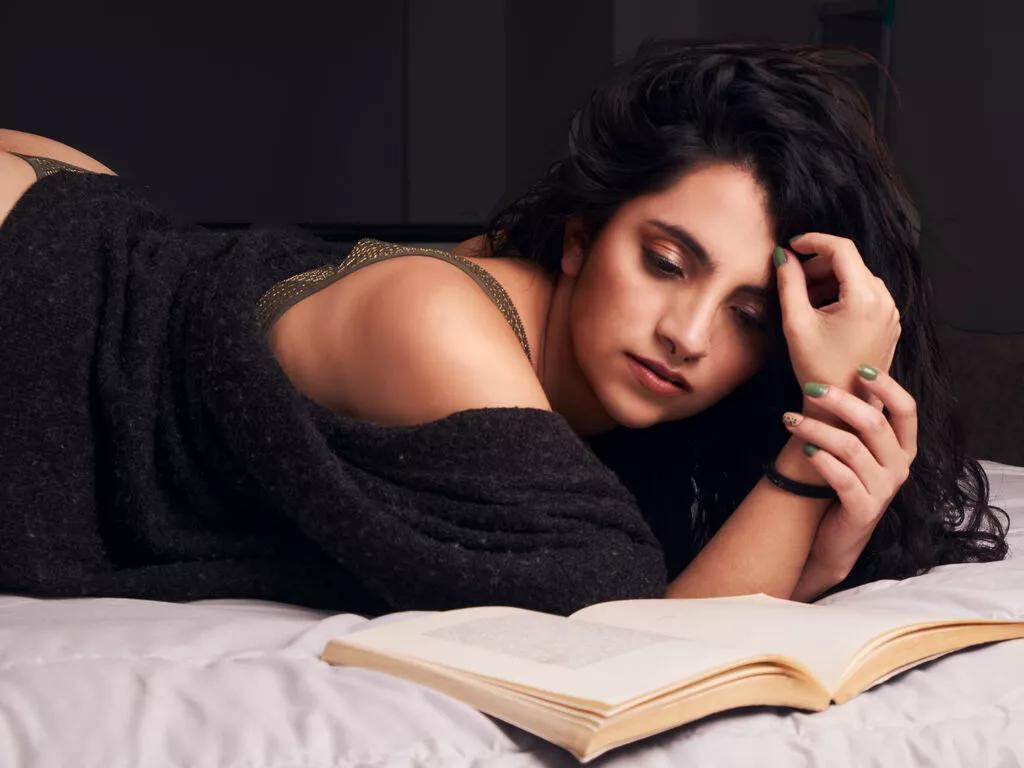 Girls: Stay up-to-date with the latest immersive cam streams gallery and try the most sensual entertainers flaunt their aroused bushes and steaming hot physiques as they lay bare and cum.