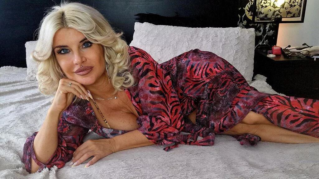 Girls: Stay up-to-date with the latest immersive cam streams gallery and try the most sensual entertainers flaunt their aroused bushes and steaming hot physiques as they lay bare and cum.