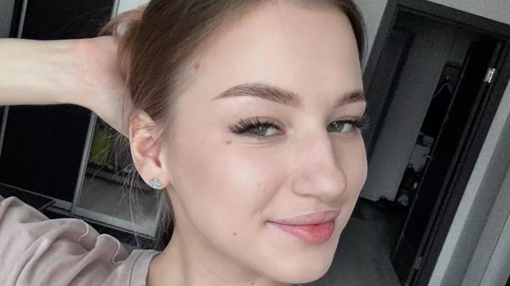MonaVilonny from LiveJasmin is Freechat