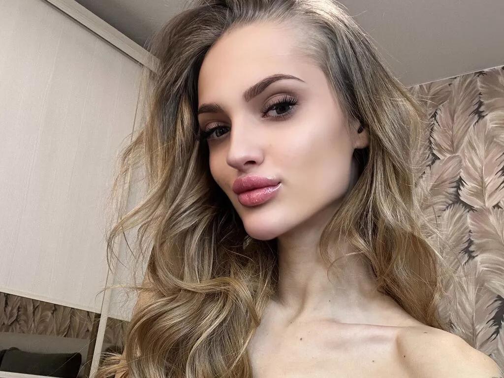 MonikaKlar from LiveJasmin is Freechat