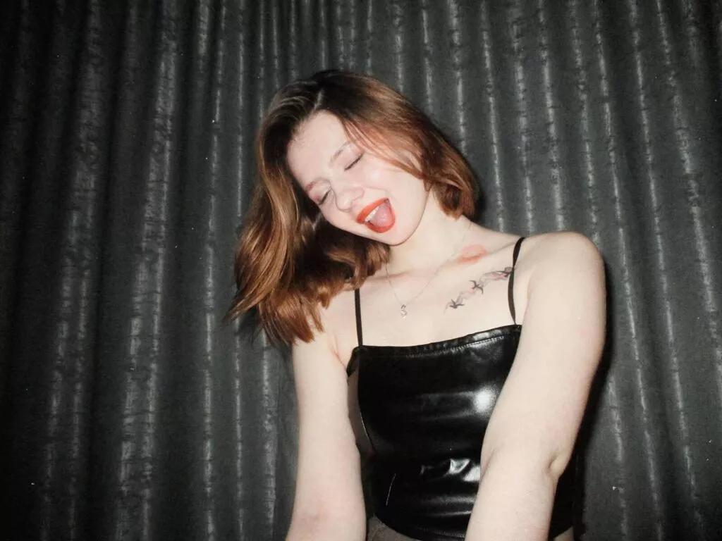SilverCarleton from LiveJasmin is Freechat