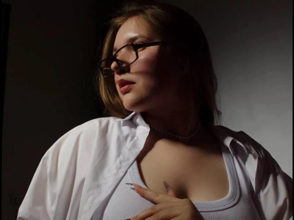 WhiteeChloee from LiveJasmin is Freechat